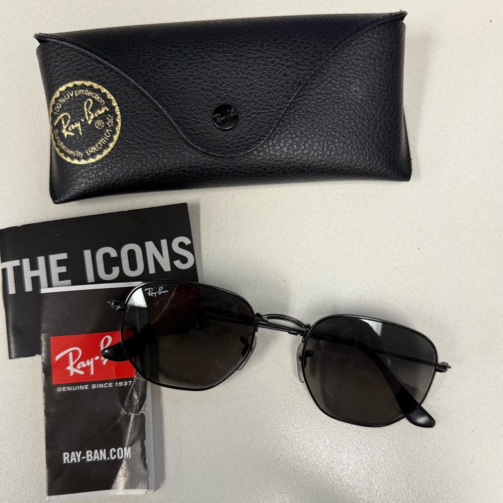 Hexagonal Flat Lenses Ray-Ban Black Sunglasses with Case